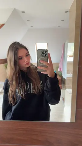 @noissy.clth 