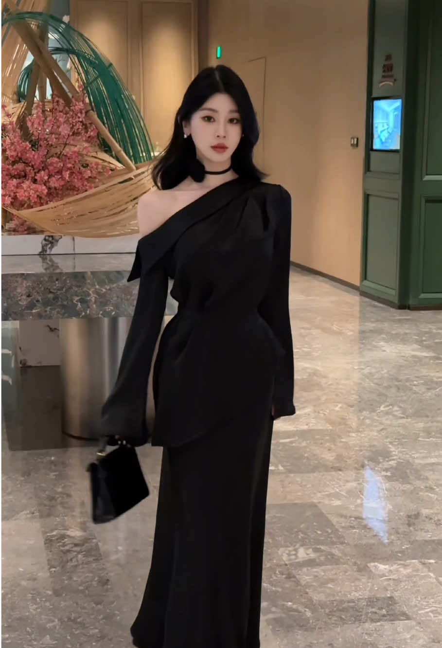 2025 rồi đi tiệc là phải sang nhưng ko chiếm spotlight cô dâu là đây chứ đâu #nhaso95 #nhaso95ordertaobao #thoitrang #thoitrangnu #vayxinh #phoidoxinh #vaytrevai #vayditiec #vaydutiec #vaydutiecsangchanh #quanaoquangchau #ditiecmacgi #reviewquanao #xuhuong2025 