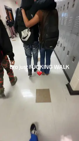 Can’t get to class in time cuz of couples gng. #xybca #fypシ #makemeviral #makemefamous #viral #couple #couples #slowwalkers #relatable #highschool 