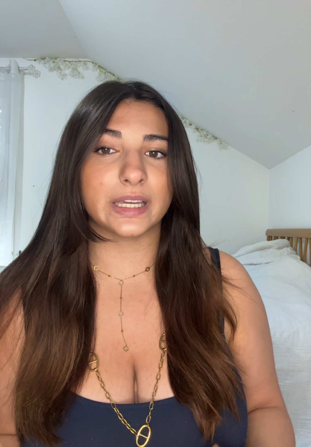 J’espère que vous comprendrez ce TikTok. C’est un petit ras-le-bol, je ne compte pas faire de chirurgie pour me retirer la poitrine donc il faudra faire avec ahaha 🫶