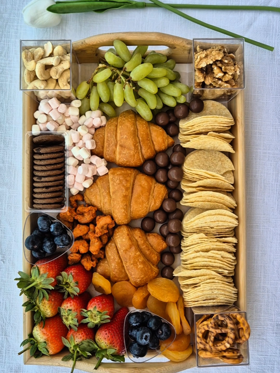 Snack Time #سناك #اكل #moments #snack #fooddecoration #food #life #fruit #chocolate 