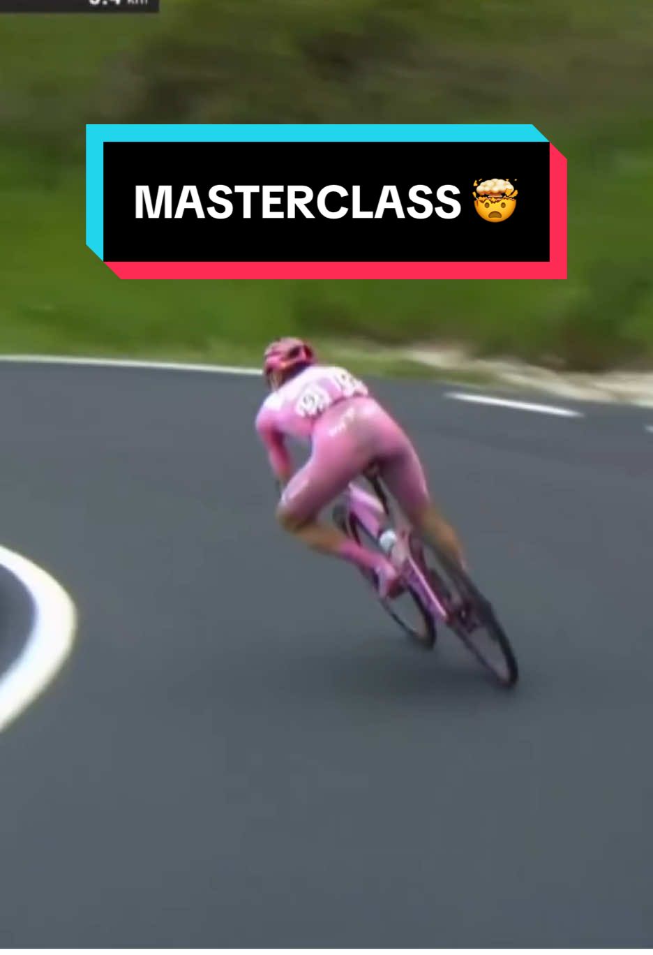 Poetry in motion! 😮  When Tadej Pogacar put on a masterclass at the @giroditalia! 👏 #Cycling #RoadCycling 