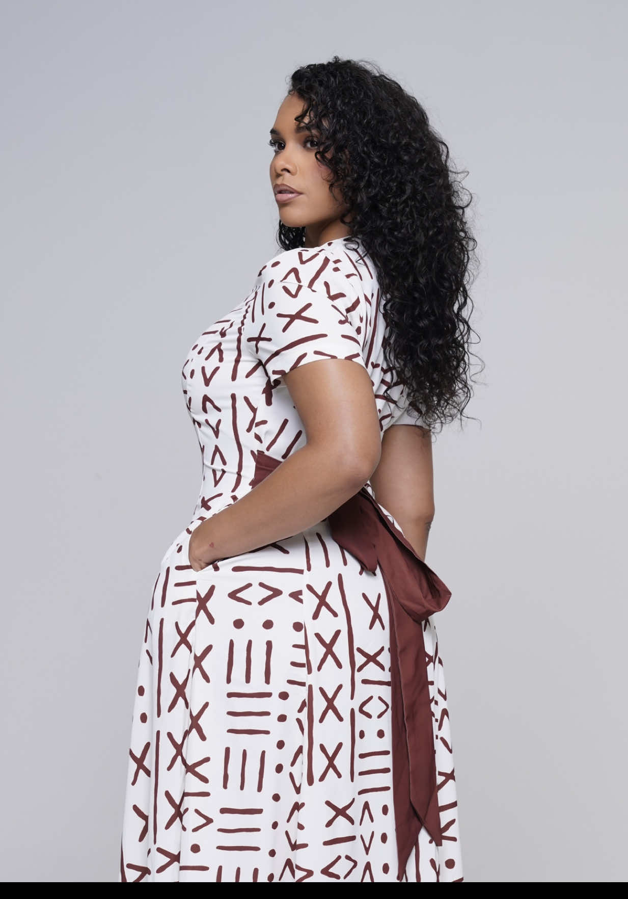 Only a few more days until the NYA Mudcloth Maxi Dress lands in our Abidjan stores !  already available on our website!  Shop now at lilicreation.net.  We ship worldwide  Plus que quelques jours avant l’arrivée de notre Summer collection dans nos boutiques Abidjan ! Restez connectés. Déjà  disponible sur notre site ! Lilicreation.net  Livraison partout  #lilicreation#summer25#
