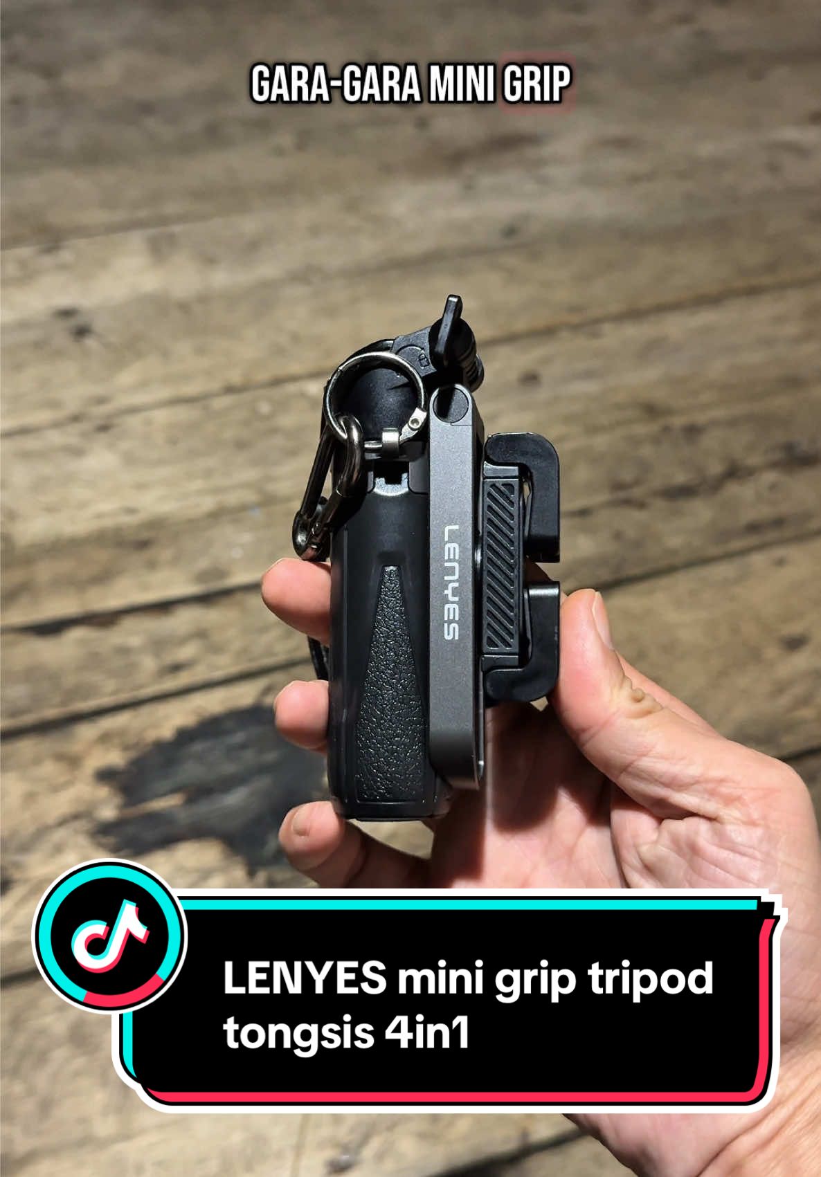 Lenyes mini hand grip tripod traveling multifungsi #handgrip #tongsistripod #tripodtongsis #tongsistripod #phoneholder #tripod #tripodbluetooth #tongsisbluetooth #racuntiktok #rekomendasi 