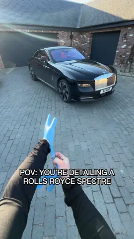 POV: Detailing a £350,000 Rolls Royce Spectre🧏🏻‍♂️ #rollsroyce #satisfying #asmr #detailing #rollsroyceghost #satisfyingvideos #cleaning #asmrsounds 