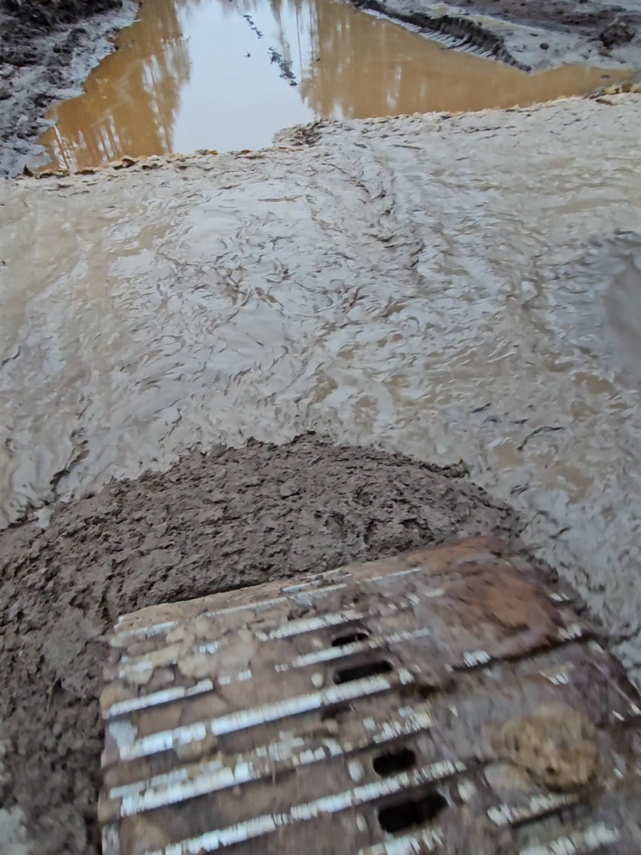 A bit muddy road  #ajinaction #howto #takeiteasy #excavator #excavation #construction #machinery #yellow #grey #volvo 