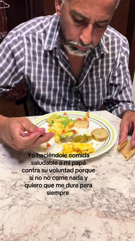 En esta casa todos comerán mucha proteína mientras yo esté aquí!!! #papá #comida #comidafit 