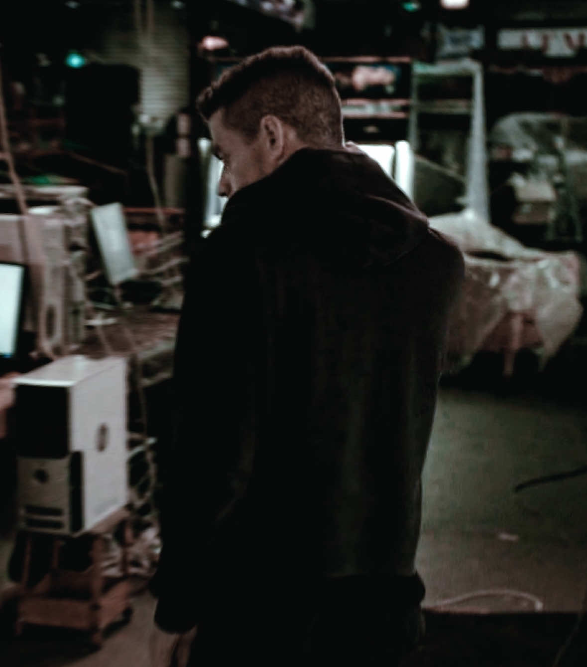 Very different #mrrobot #elliotalderson #ramimalek #aestheticedits #edit #fsociety #эдит 