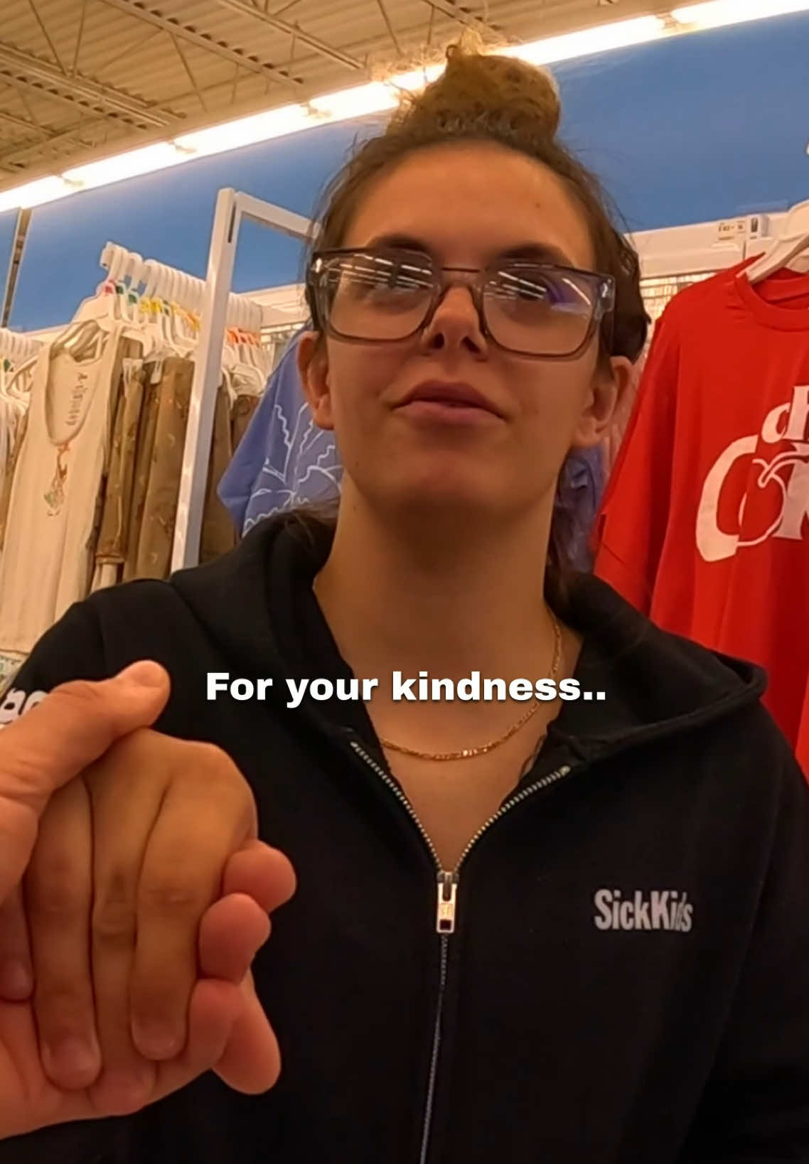 She paid for my chocolate bar 🥹❤️ #kindness #feastables #helpingothers  