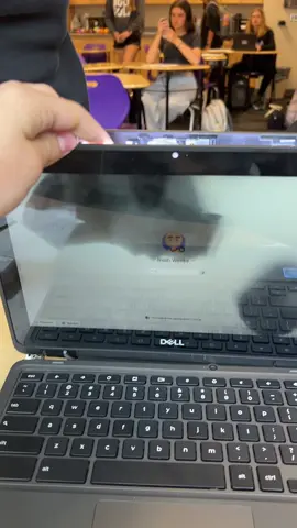 Yes, i’m passing all my classes😡 #fstudents #chromebook #chromebookhack #fyp #trend #failingschool 