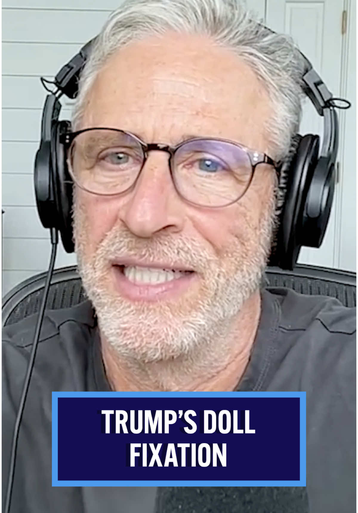 “What if you had ten golden toilets instead of twenty?” Jon discusses Trump’s hypocritical advocation for Americans to make due with less. An all-new The Weekly Show with Rep. Brian Fitzpatrick and Rep. Tom Suozzi drops tomorrow. #TheWeeklyShow #JonStewart #Politics 