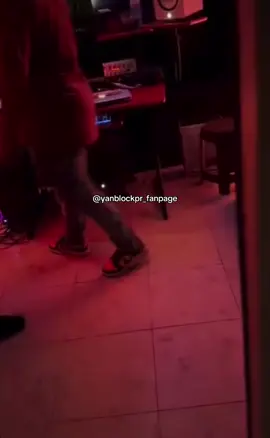 esto pasa si joden con yan😡 síganme en ig para mas : yanblockpr_fanpage #blockgang #yanblockpr #fansyanblock #viral #yanblock #fyp #tbt #videoviral #fouryoupage #parati #lanuevadepr #musica #444 #humor #videoantiguo 
