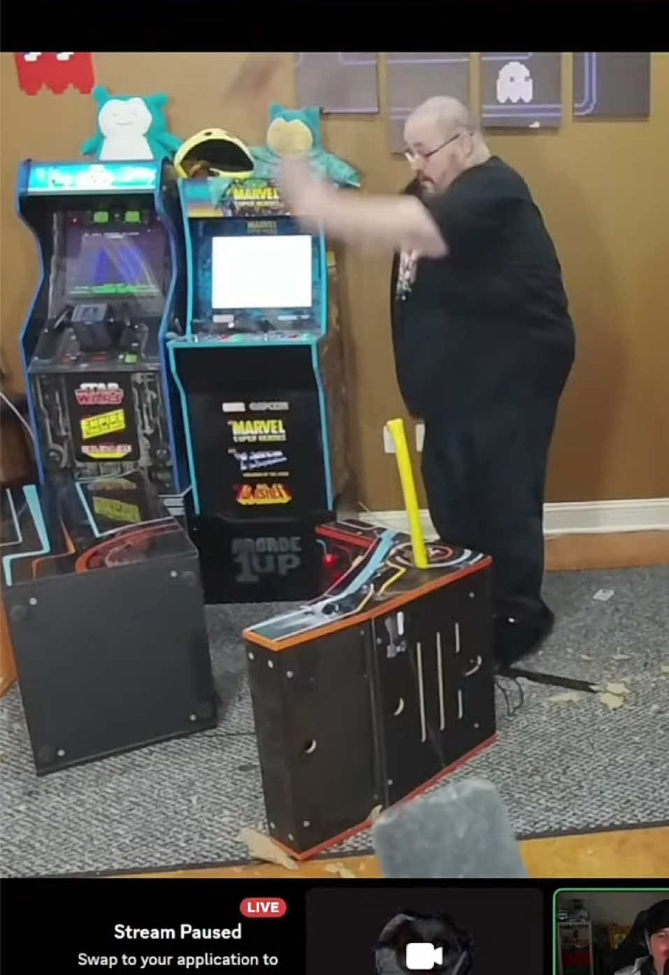 Sleep Deprived Boogie2988 Smashes Another Arcade🕹️😳 #lolcowlive #boogie2988 