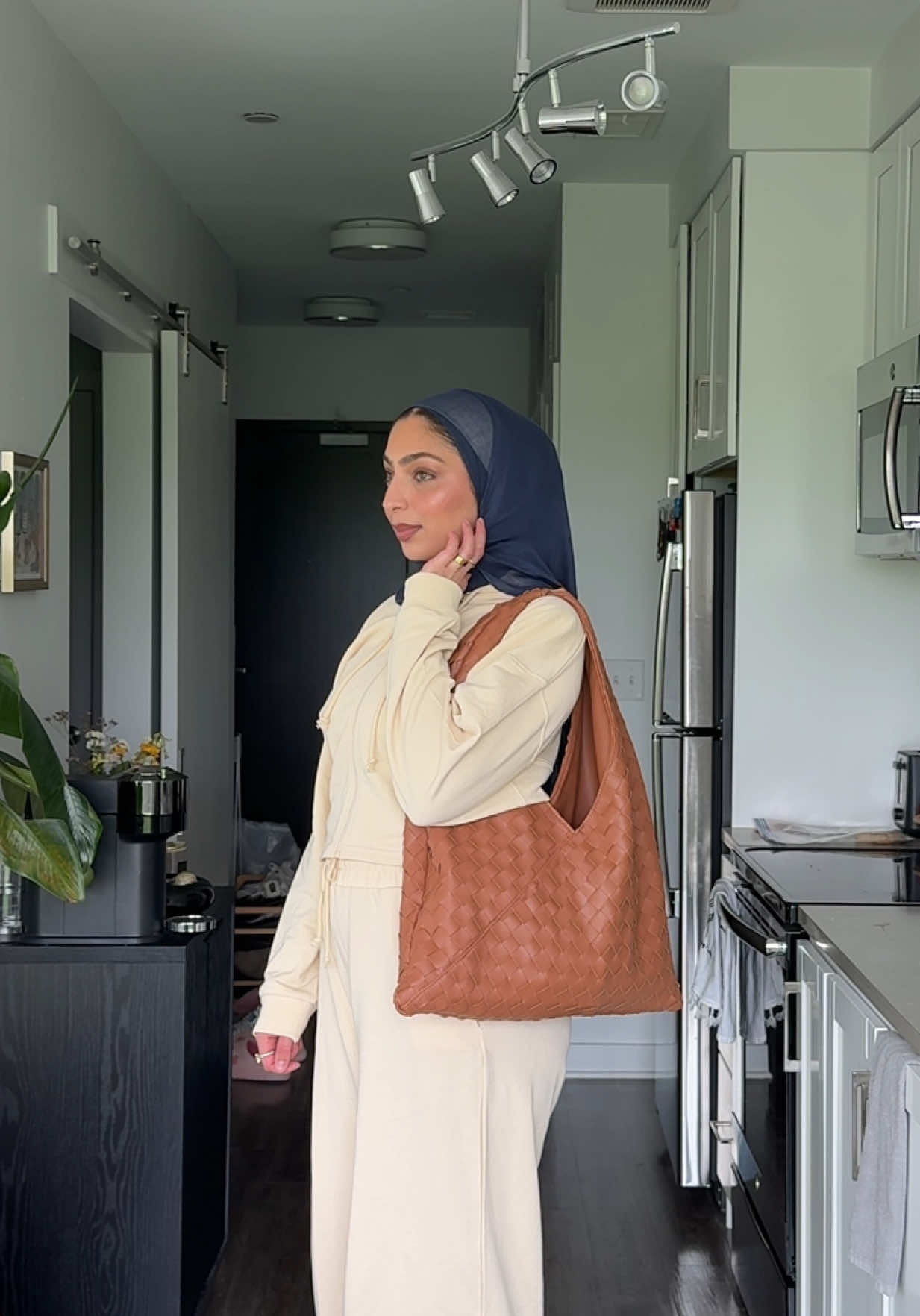 I feel like 🧈🦋🌝🌀🐥🧚🏼 #OOTD #springfashion #modestfashion #asos @asos @velascarves @TJ Maxx 