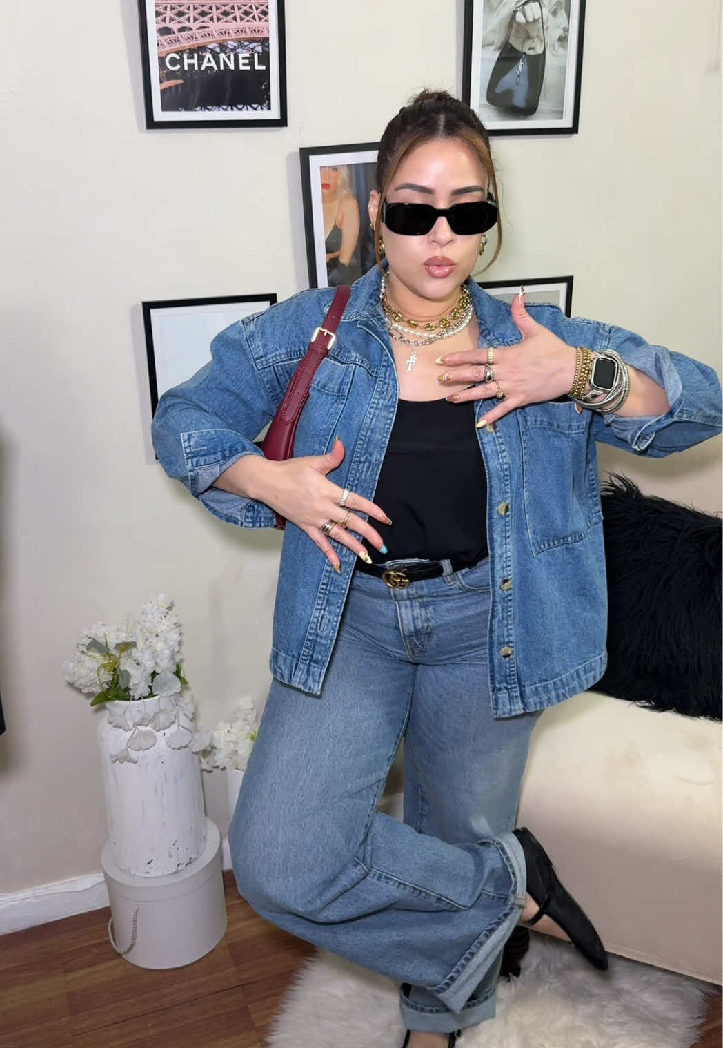 Día 3 de 7 | Looks inspirados en Pinterest Combinar Denim es cuestión de balance: juega con siluetas y tonos para lograr un look moderno y effortless. Si te encanta este estilo, guarda el look como referencia y comparte con alguien que necesita inspiración esta semana. #pinterestinspired #outfit #outfitinspo #looksdepinterest #OOTD #inspiraciondeoutfit #lookdeldia #estiloconbrens 