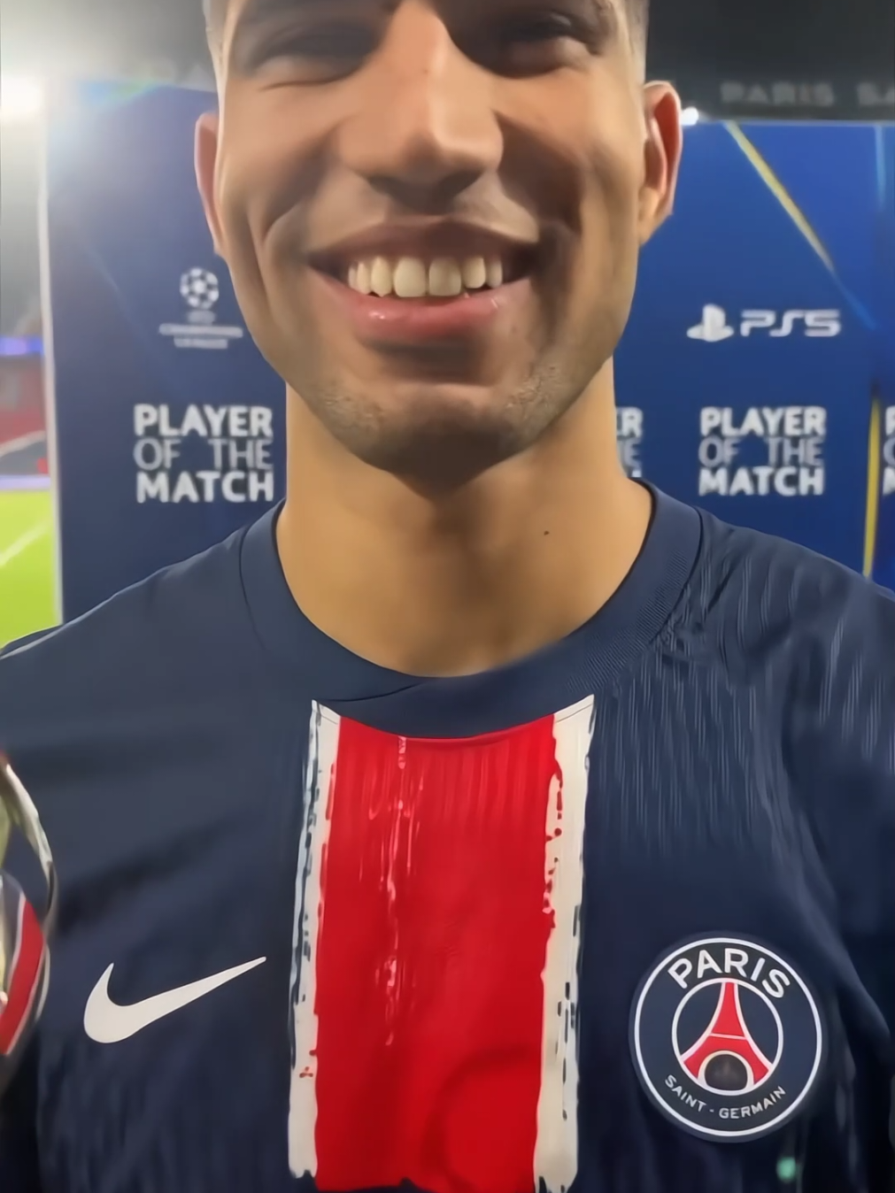 Félicitations  😍😍❤️🇲🇦 #achrafhakimi #اشرف_حكيمي #parissaintgermain #اشرف_حكيمي #explorepage #maroc 