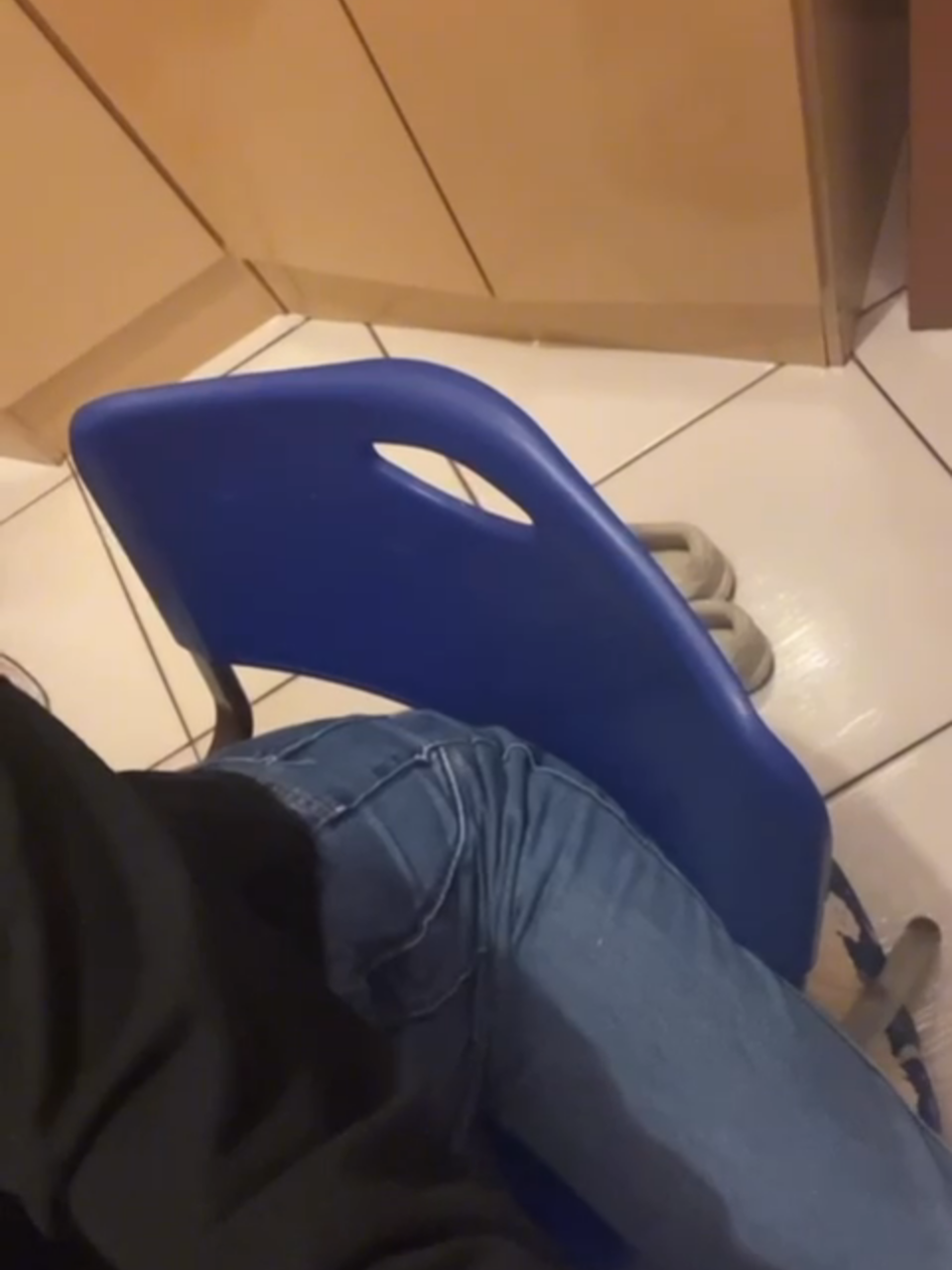 I love farting in these jeans #girlfart #fartprank #fartsarefuny #farted #girlfarting