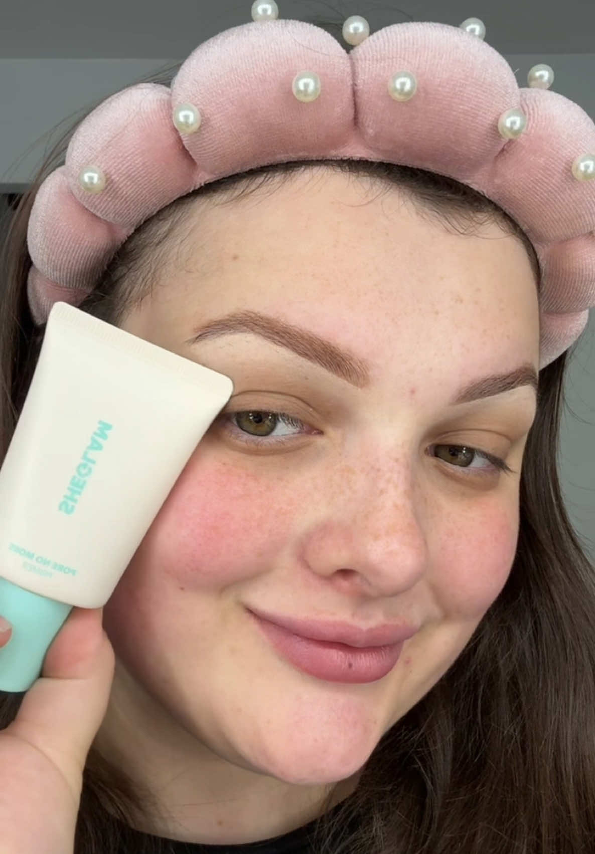 Stitch w/ @SHEGLAM ! Are you guys seeing this? This is the new SHEGLAM Pore No More Primer, and WOAH! 🤯 This magical primer makes your pores almost disappear! I had to test it for myself! Would you try this? #AD #SHEGLAMPoreNoMorePrimer #SHEGLAMPorelessPrimer #SHEGLAM #Beauty #Makeup