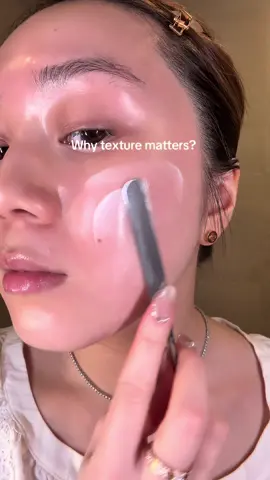 #ad Texture is the key to the best glide 🙌🏻 @COSRX Official  #COSRX #COSRXDermSkincare #KoreanGlidingTexture #SkinBarrier #200HourMoisturizing #CeramideMoisturizer #GlidingScale #KBeauty #MirrorSkin