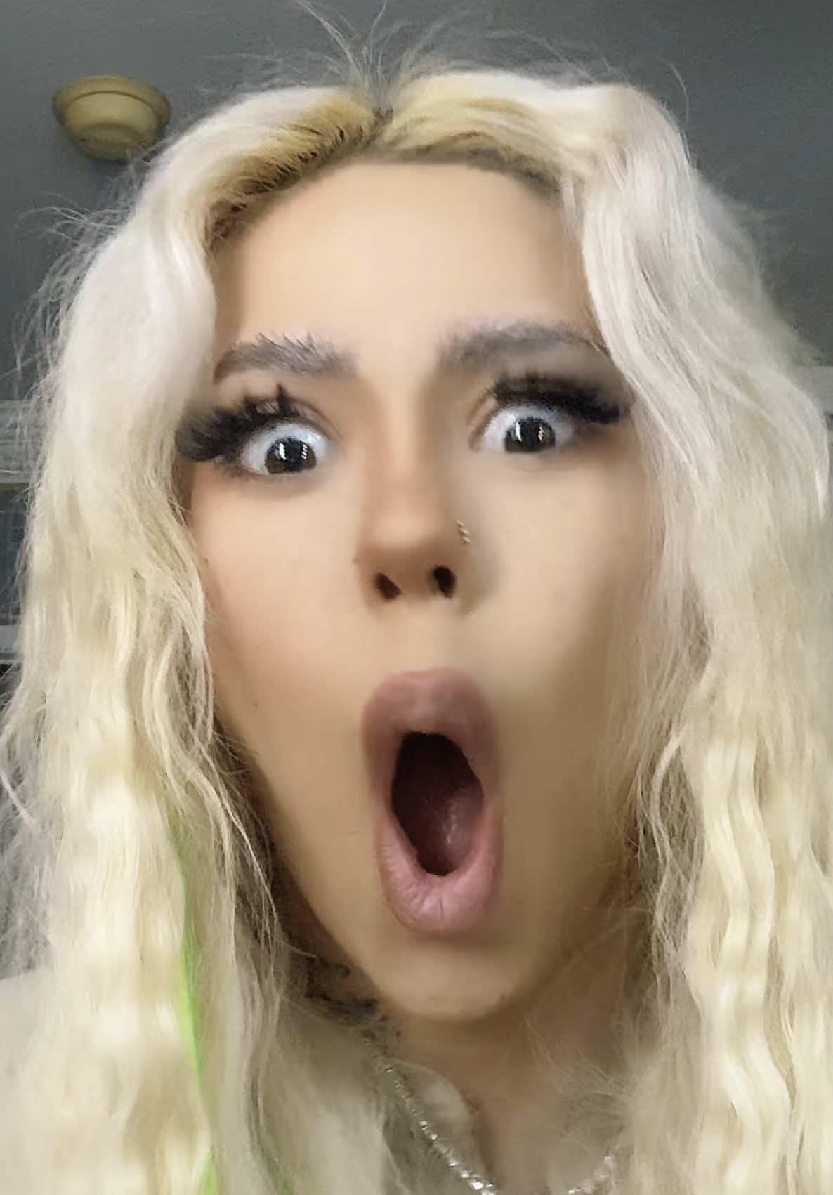 THIS STUFF IS LITERALLY MAGIC I REPEAT IT IS MAGIC. #SHEGLAMPoreNoMorePrimer #SHEGLAMPrimer #SHEGLAM #SHEGLAMPartner @SHEGLAM 