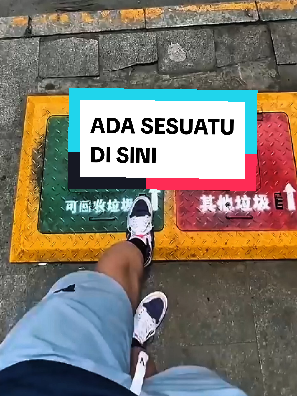 simpel tanpa makan tempat #china #tempatsampah #innovation #trotoar 