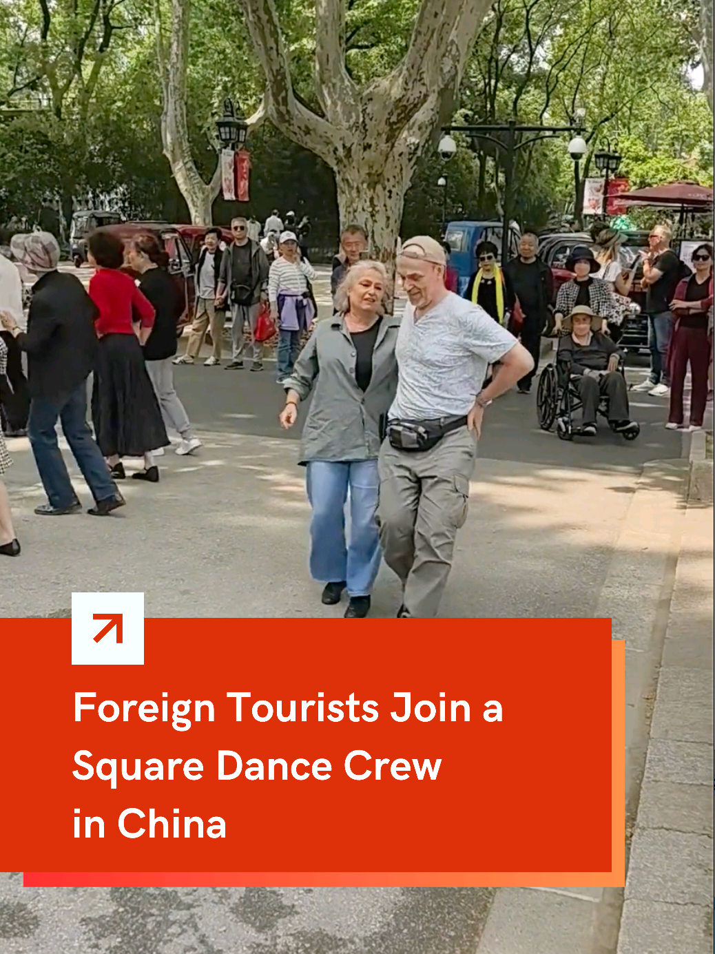 Foreign tourists join the fun of guangchang wu, #dancing together with locals in #China’s favorite public square tradition! 💃🕺#dance #travel 