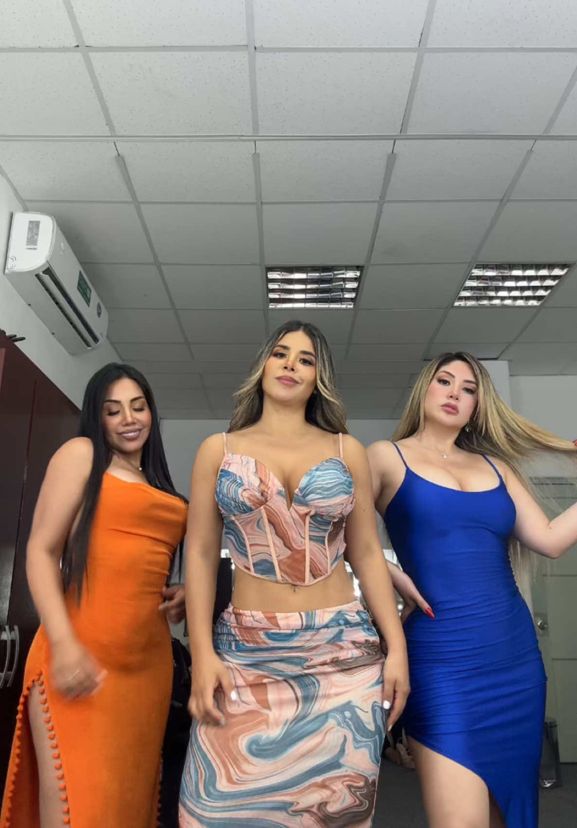 Qué tal trend💃💃💃@Claudia serpa @Cinthya Guerrero Oficial  . . . #fakebody #fyp #yzbca 