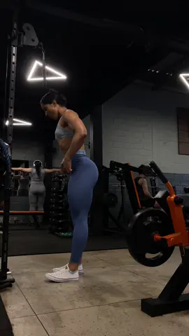 Meu preferido para tríceps ❤️ Calça da @Hardyn Fitness🏷️Glau5 #GymTok #gym 
