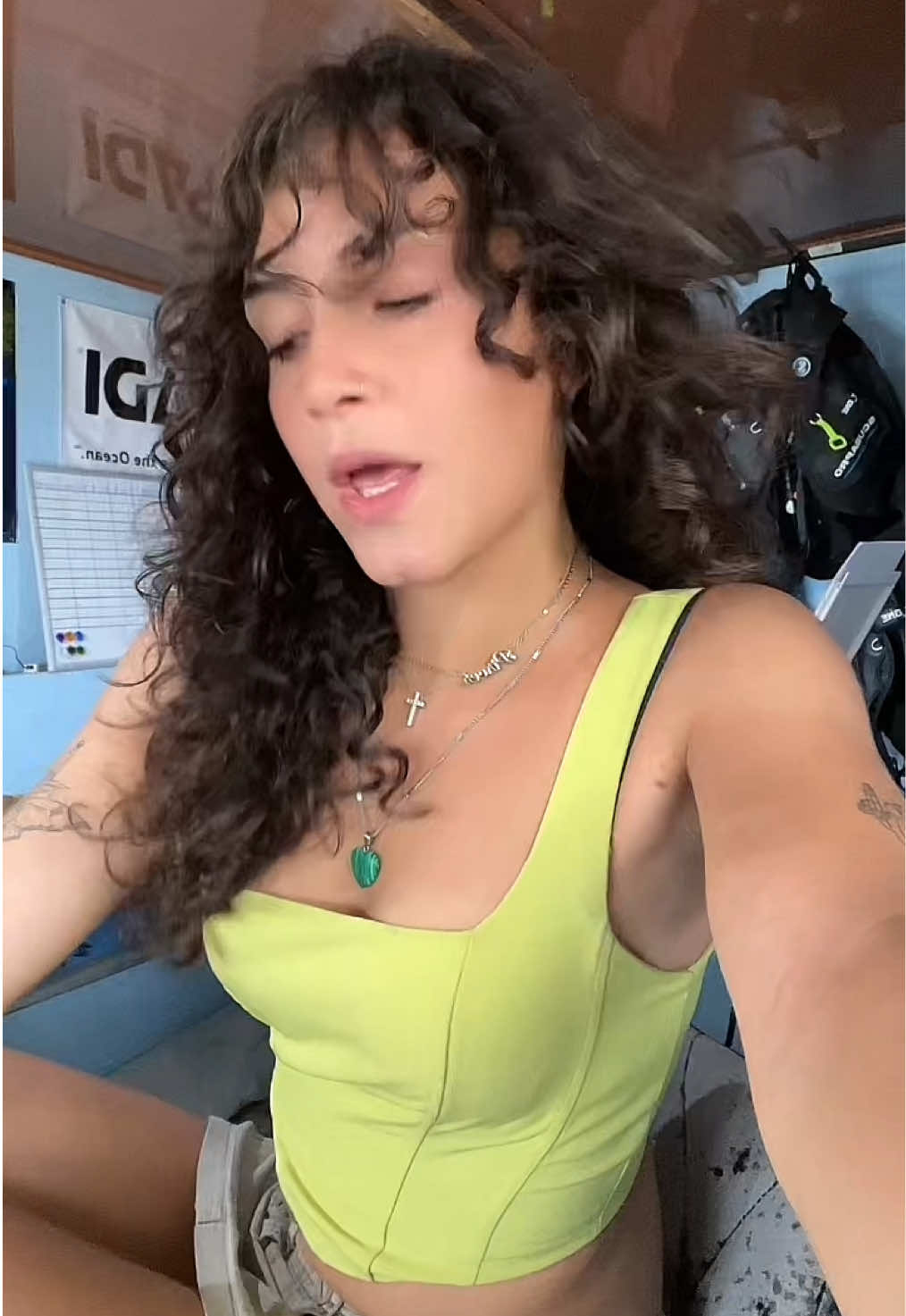 💇🏽‍♀️