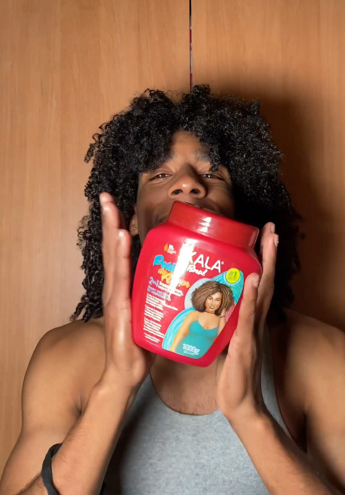 Fall in love with your curls all over again! Skala Potão do Amor is the secret to soft, defined, and deeply nourished hair! #skala #curls #curlyhairstyles #hair #hairstyle #soft #trending