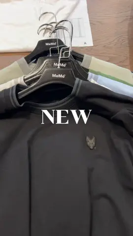 เสื่อยืดคอริ้วใหม่แกะกลาองมาพร้อมกับงานปักโลโก้สุดขายดีอย่างNew Iconic ซื่อก่อนเท่ก่อนนะ #เสื้อยืด #เสื้อผ้าแฟชั่น #สินค้าใหม่มาแรง 