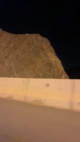 جبل طلعته أصعب من طلعه الطياره😂🇴🇲.      #سلطنه_عمان🇴🇲 
