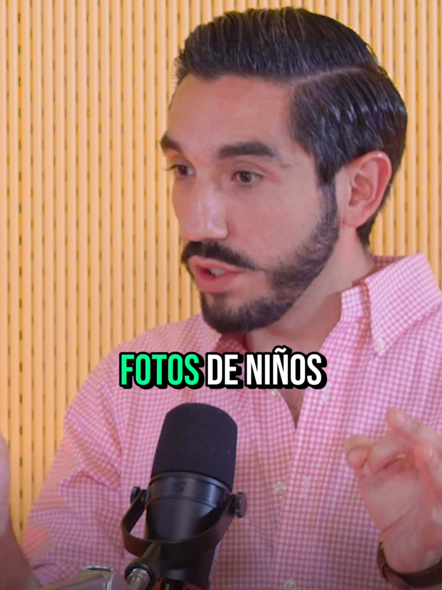 Está muy c*brón subir a tus hijos, no lo hagan!
