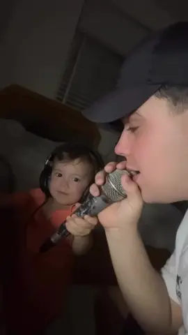 brilha brilha estrelinha no papai noel🤨🤨😂😂😂 #videoengracados #fy #tentenaorir #memeantigo