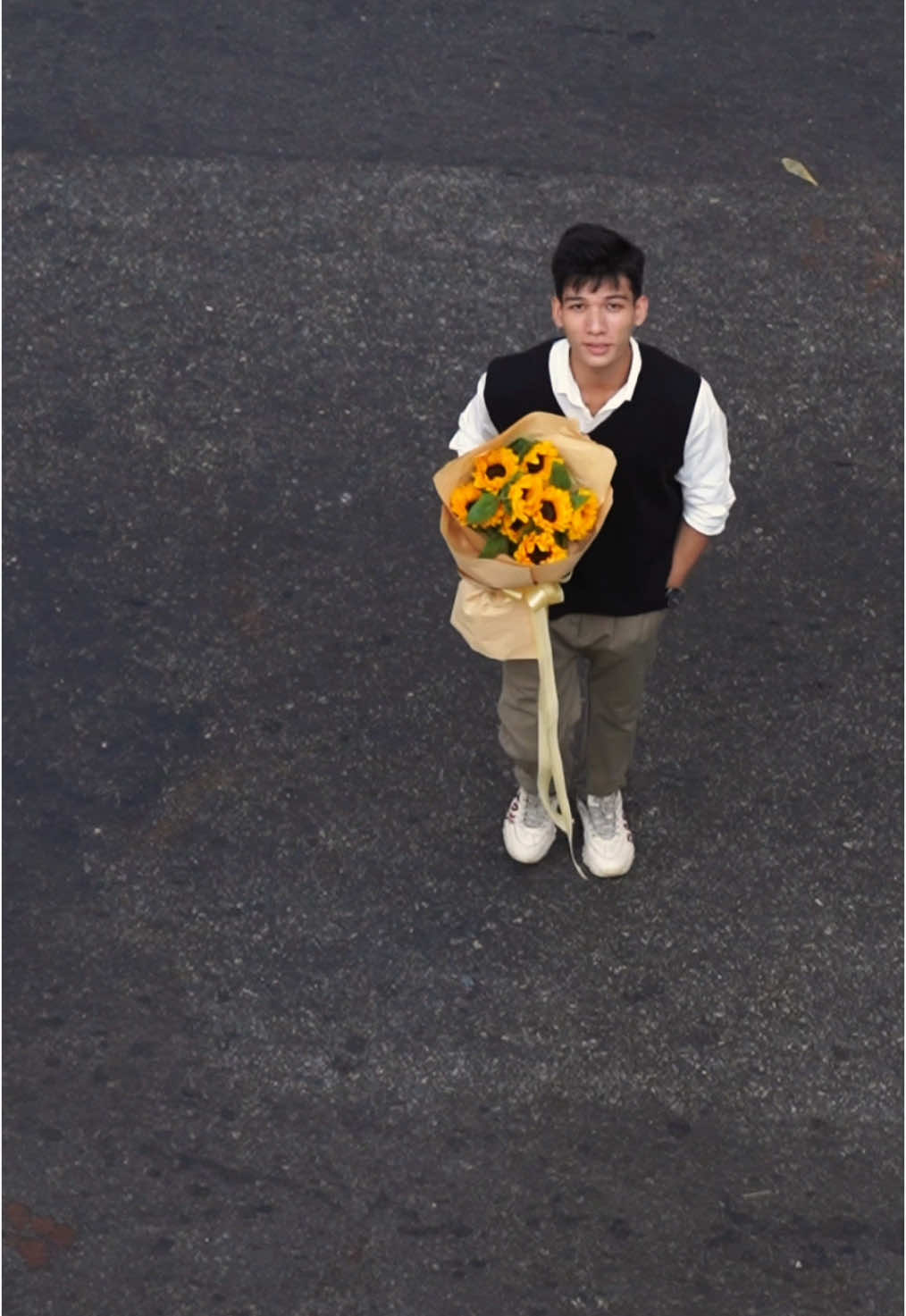 POV : ur bf is bringing flowers #fyp #floralservice 
