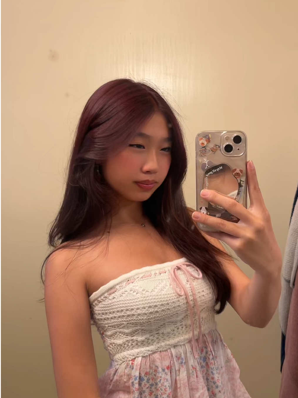 mirror on the back of my phone makes this look goofy
