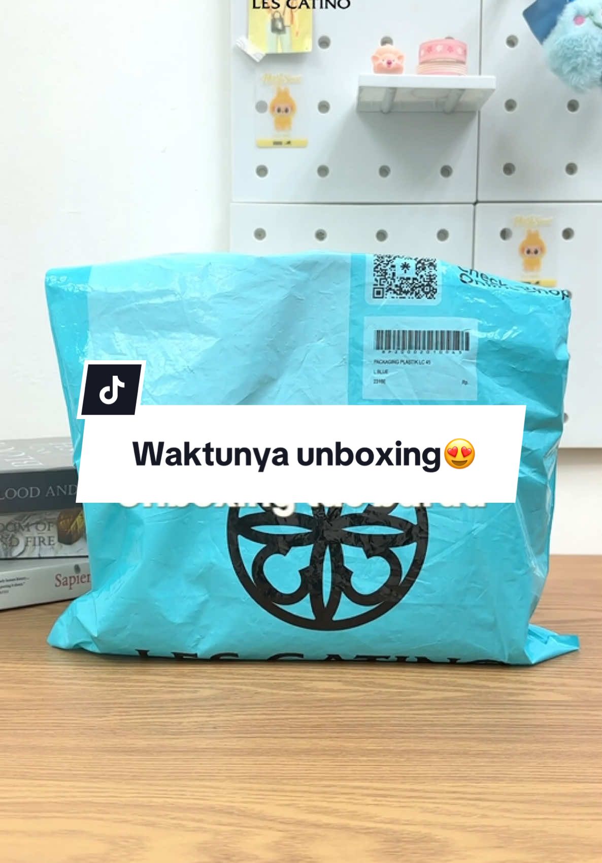 Ikut mimin unboxing tas baru yukk!! Buruan deh dicheckout mumpung lagi promo nih karena baru launching banget😍😍. #taswanita #lescatino #lokalbrand #racuntiktok #wibgajian #fyp #bestseller #paydaysale #produkviral #rekomendasi #OOTD #trend 
