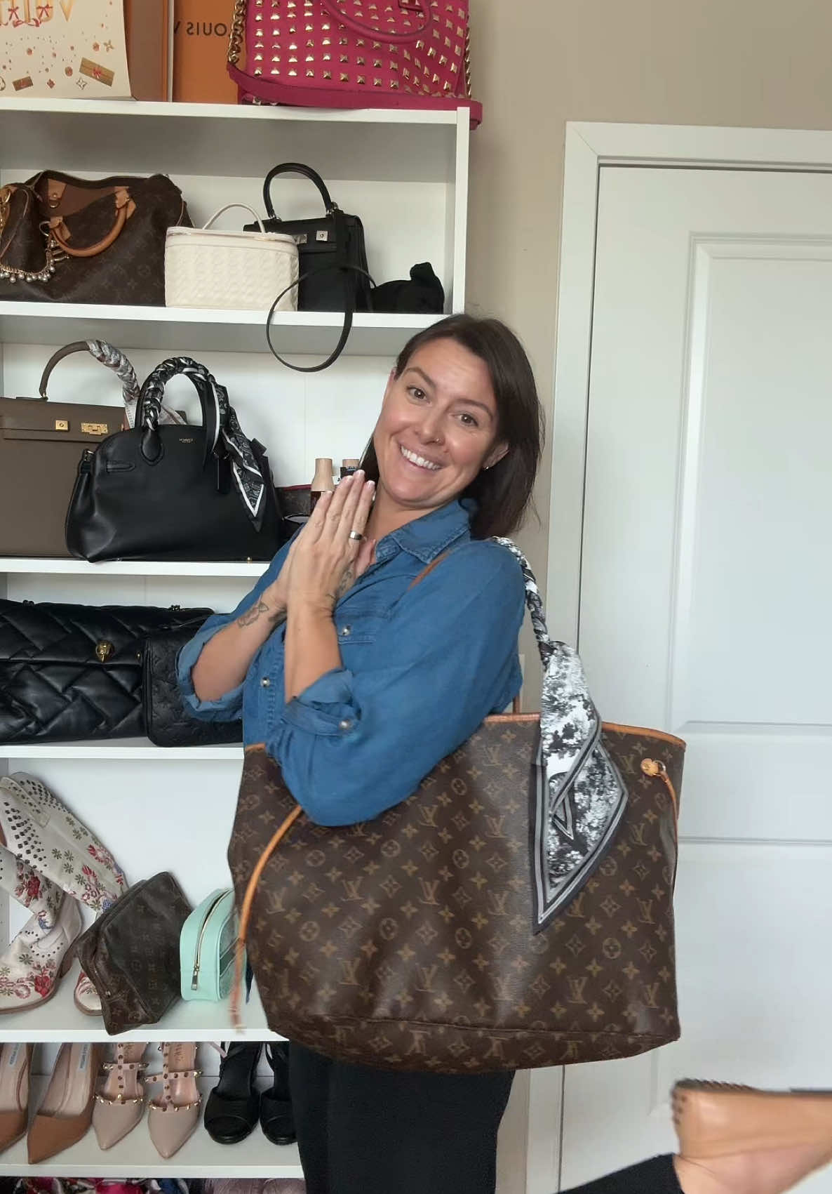 Bonus outfit video! ❤️ going from day to night mom style!!  #outfitinspo #outfitideas #momoutfit #daytonightlook #OOTD #momlife #momstyle 