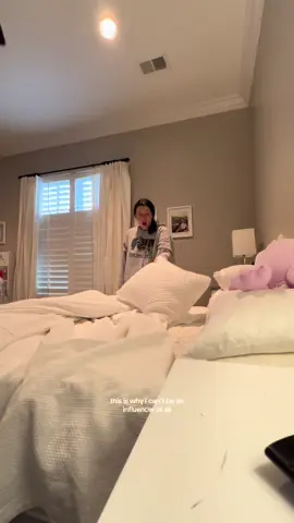 tell me the secret to a cutie mornin vlog @Emilie 😂😭 #microinfluencer 