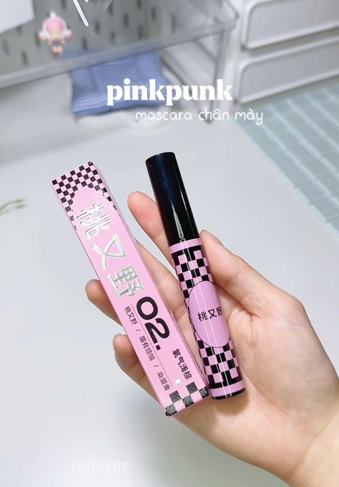 chuốt mascara chân mày nhạt cái là nhìn trẻ ra vài tuổi luôn nà 💗🍒 #mascarachanmay #chuotlongmay #chuotchanmay #pinkpunk #makeup #makeuptutorial #xuhuongtiktok #imbiene #muataitiktokshop #goclamdep 