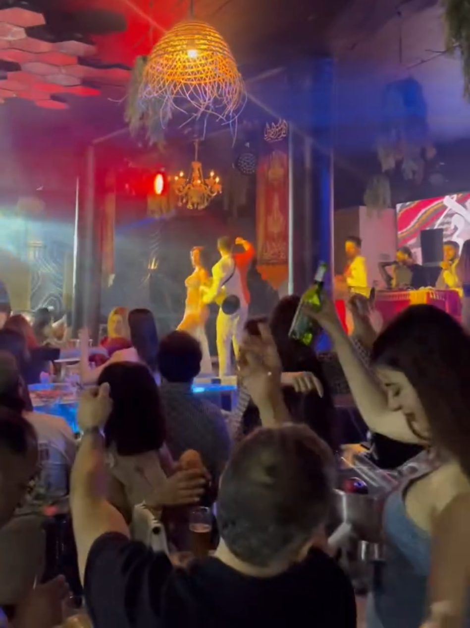Zebra Club 🦓 Al Disco Alarabi 🔥💃🏼 #tunisbynight #تونس #تونس🇹🇳 #tunisia🇹🇳 #DanceAllNight #tunisia #الشعب_الصيني_ماله_حل😂😂 #fyp #winek_baad_nos_lile #وينك_بعد_نص_الليل #تونس #تونس🇹🇳 #zebra #zebraclub #gammarth 