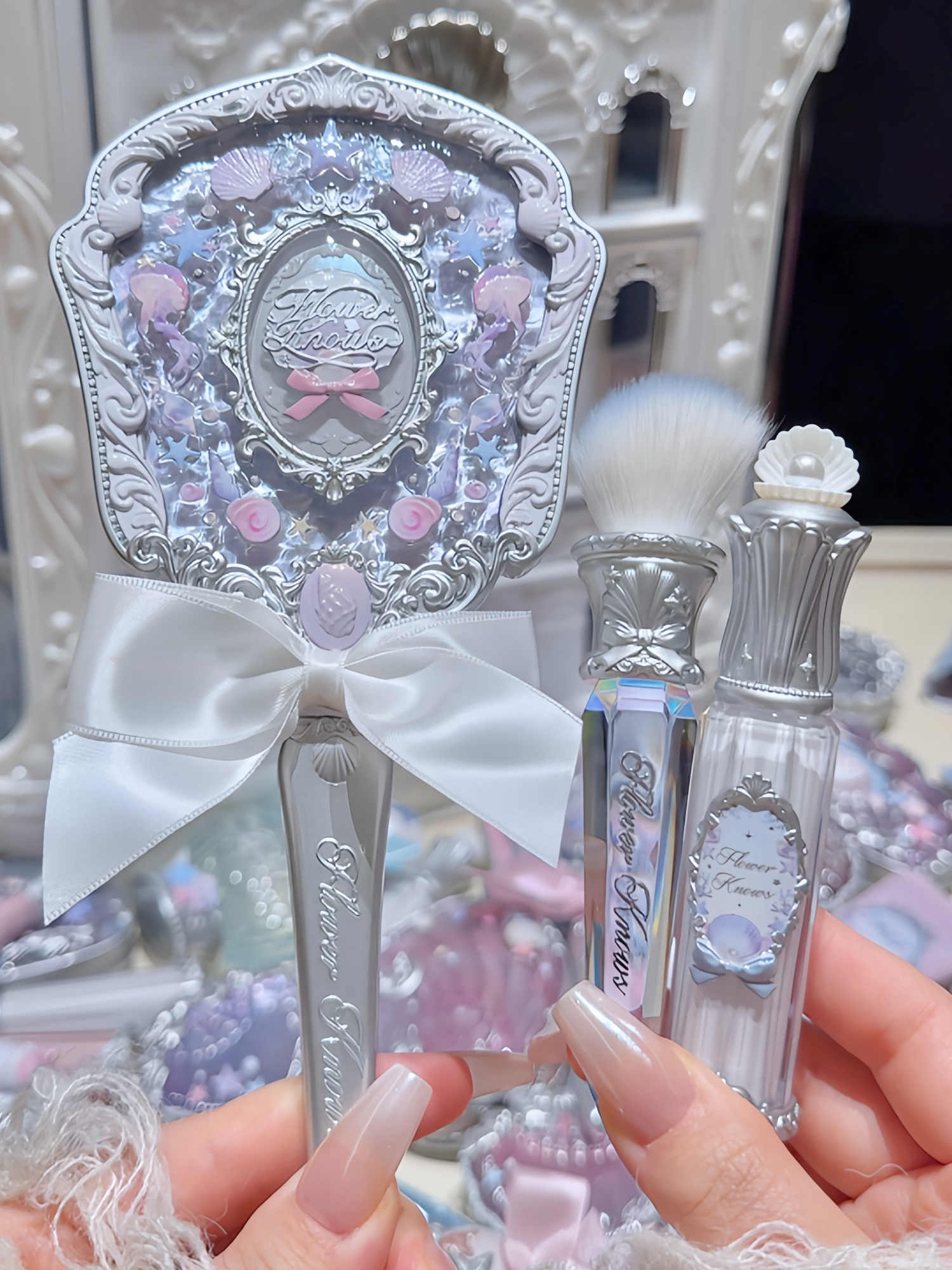 シェルズジュエルコレクションのUnboxing動画をどうぞ📦✨ 初夏の夢のような海のパーティーを一緒に楽しもう🌊🎀🐚🤍！ #フラワーノーズ #flowerknows #シェルズジュエルコレクション #新作コスメ #開封動画 #開封の儀 #unboxing