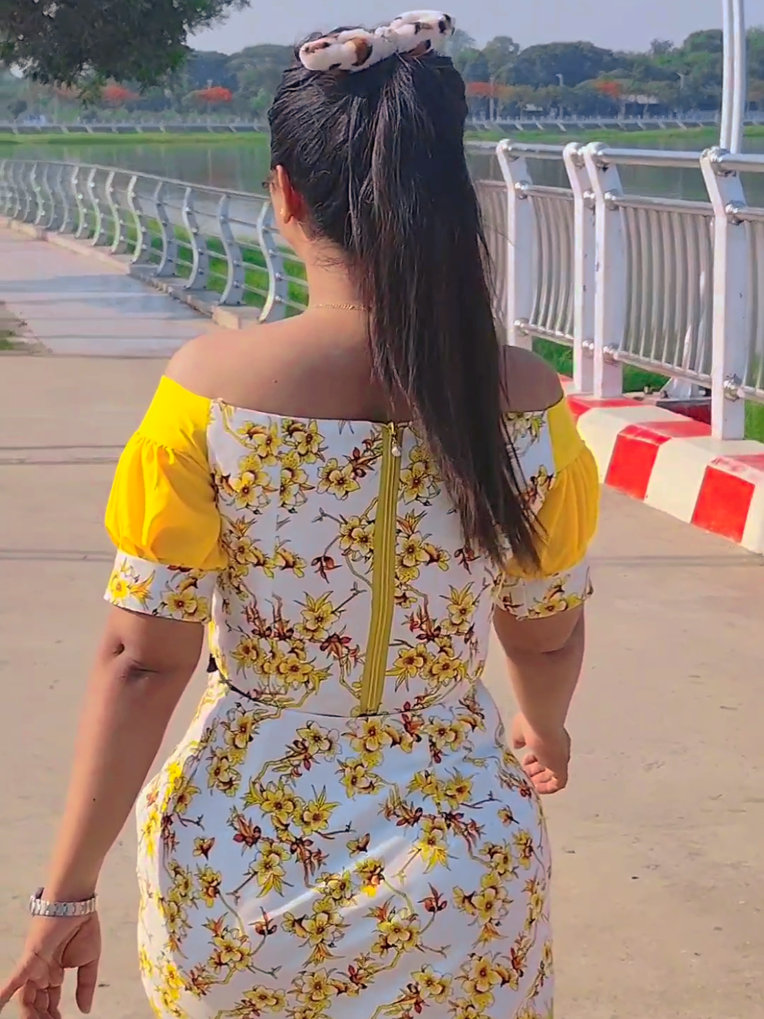 #ခါးလေးလှုပ်ခါလမ်းလျှောက်သွားရင်  #မြင်ပါများပီးချစ်ကျွမ်းဝင်အောင်လို့🤒🖤 