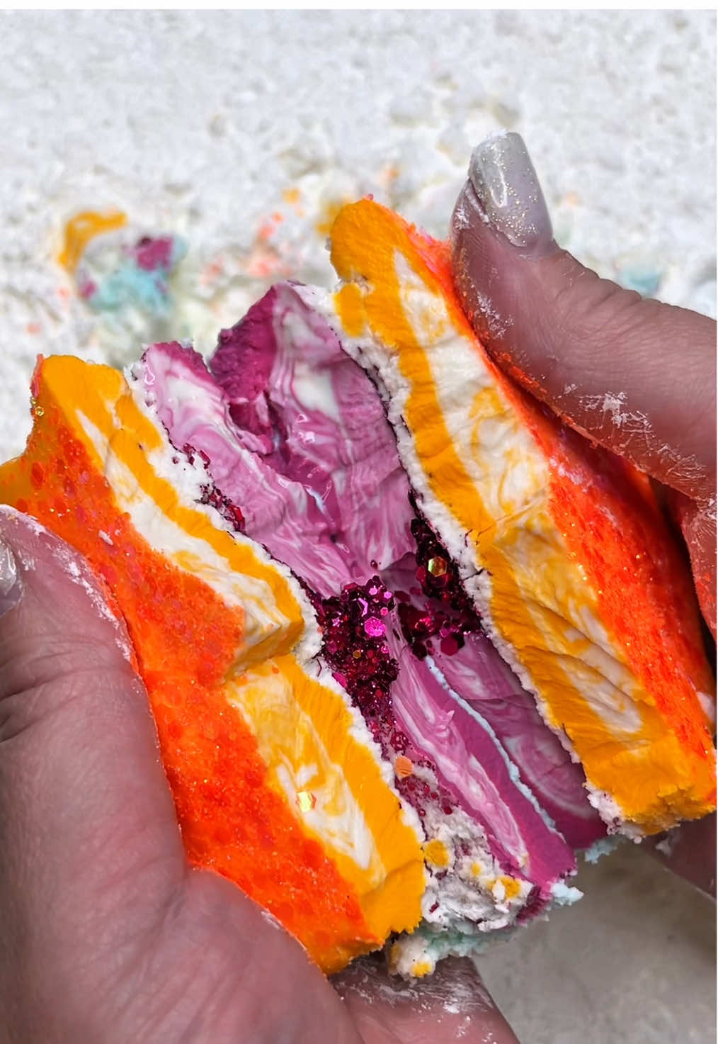 #asmrvideo #cornstarch #asmr #oddlysatisfying #melodyasmr #crushingasmr 