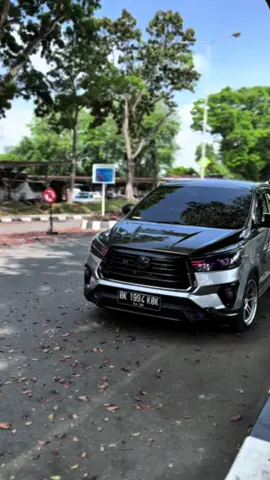 SILVER EMG MENGGODA😍😍‼️ • • #innovadiesel #innova2gd #innovamodifikasi #cumicumidarat #foryoupage #arka_2gd 