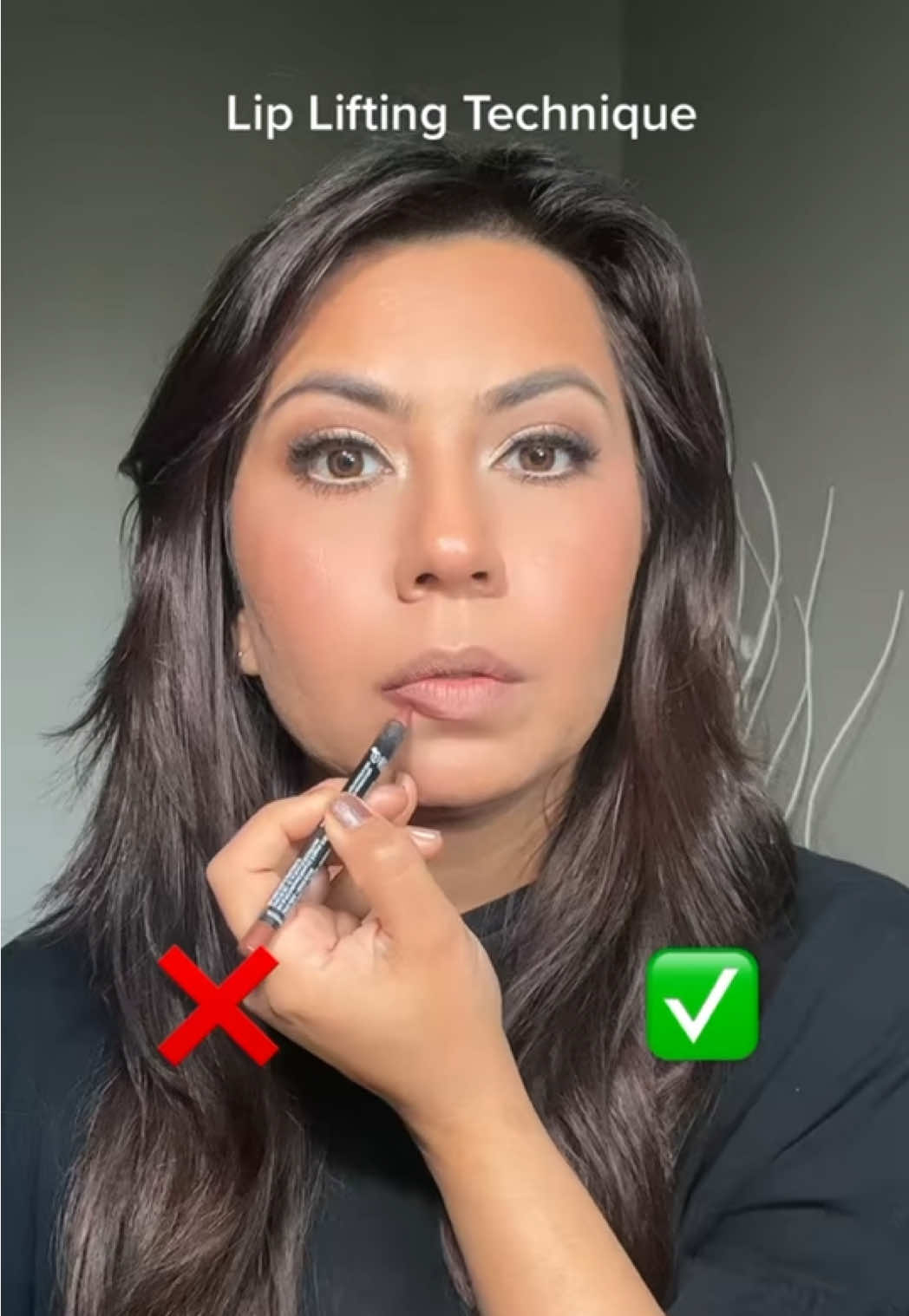Lip lifting is actually a thing 😳 #liplifthack #makeuphacks #BeautyTok #onthisday 