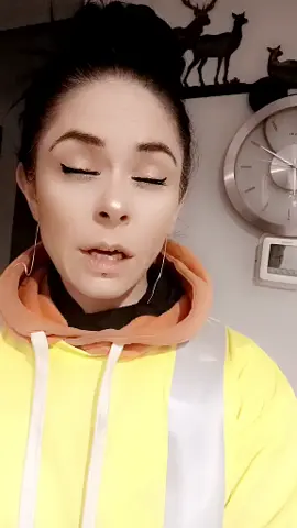 flashback to sneezing before the birds woke up 🤧 🐦‍⬛ 🐦 #pnw #subscribe #perfectlyimperfect #sneezeattack #sniffles #sneezetease #sneezing #allergies #sneeze #fyp 