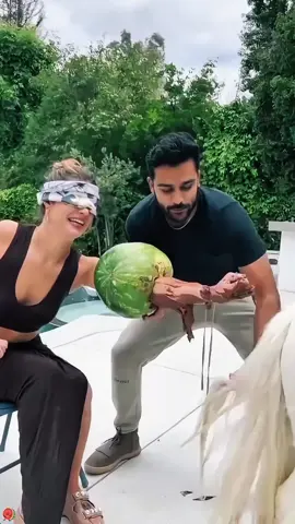 blindfolded challenge🤣🤣🤣#scaredcam#funny#funnyvideos #scareprank #fyp#funnytiktok #usa🇺🇸 