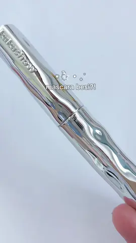 Kakashow curled up small sliver rod mascara cream . I think this one is my favourite now . #mascarabesi #mascarafiber #mascara 