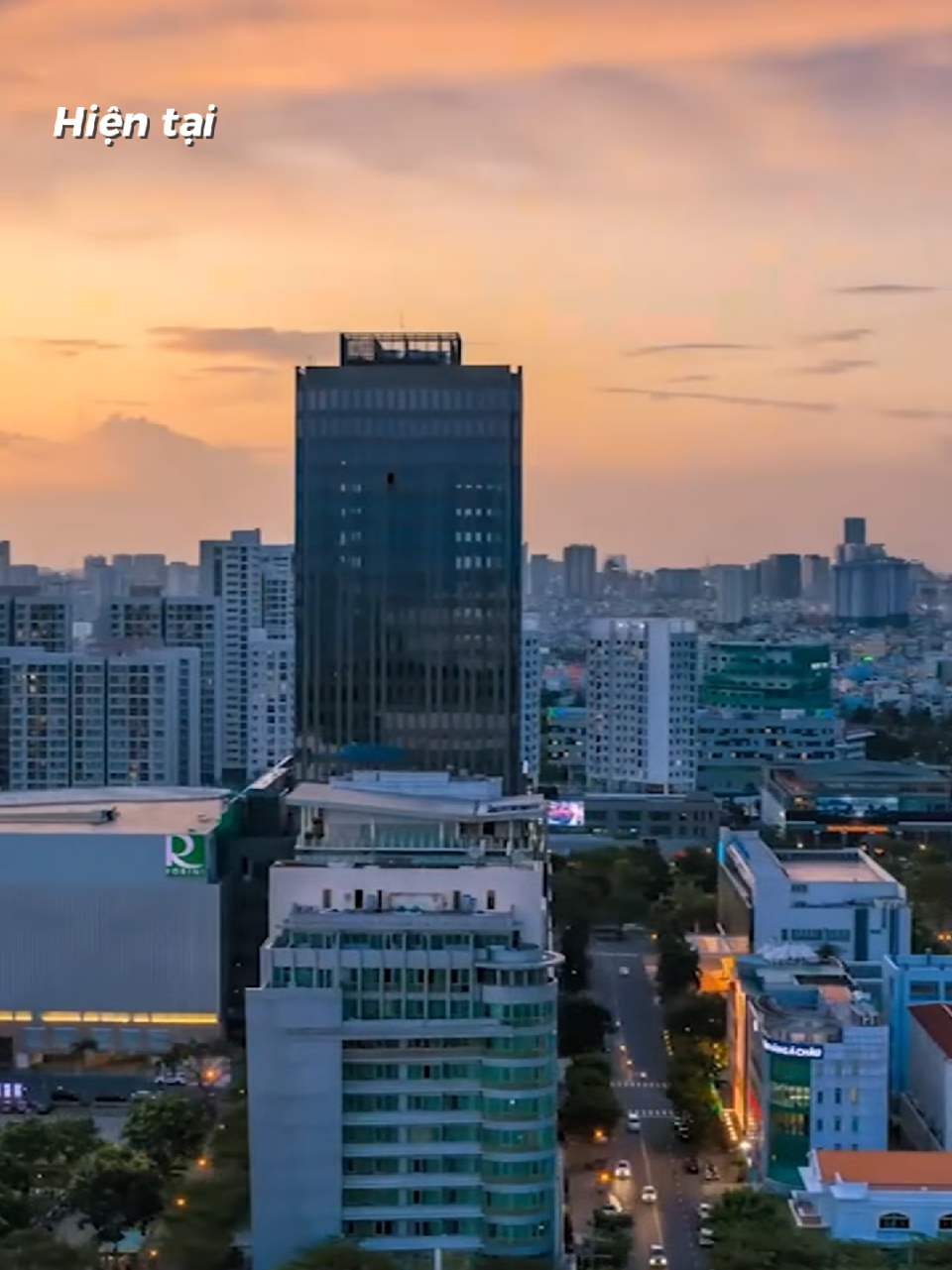 Từ vùng đất không có giá trị, Phú Mỹ Hưng đã kiến tạo nó thành khu đô thị đáng sống nhất Việt Nam. Không chỉ dừng lại ở đó, Phú Mỹ Hưng đang bước vào giai đoạn 2.0 sẽ đẩy mạnh các công trình tiện ích, xây dựng Phú Mỹ Hưng thành đô thị dịch vụ all in one #phumyhung 